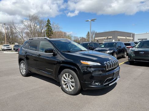 Used 2017 Jeep Cherokee Overland w/ Technology Group image 15