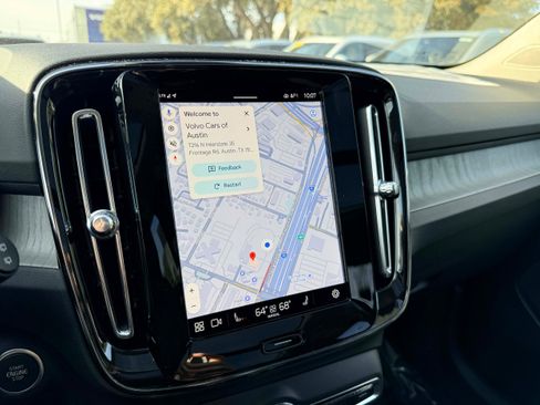 Certified 2025 Volvo XC40 B5 Plus image 22