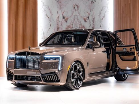 Used 2027 Rolls-Royce Cullinan Black Badge AWD/4WD image 2