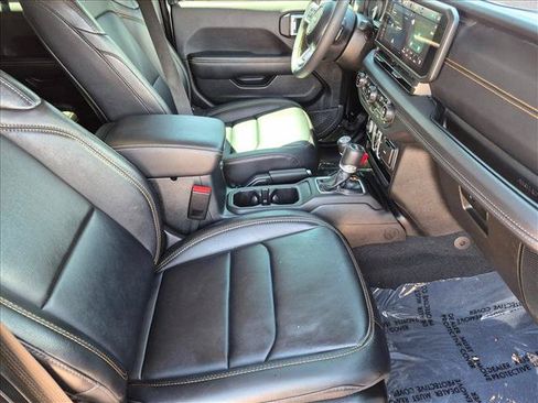 Used 2024 Jeep Wrangler Unlimited Sahara w/ Technology Group AWD/4WD image 21