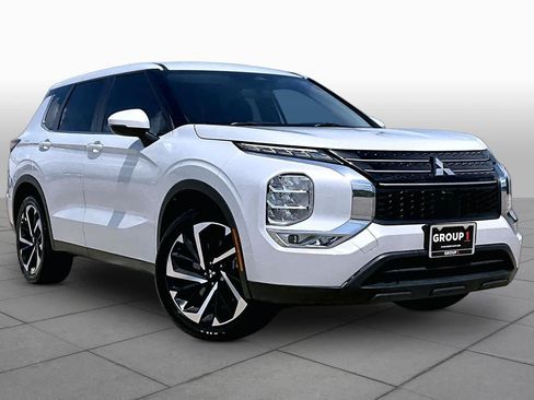 Used 2022 Mitsubishi Outlander ES FWD image 3