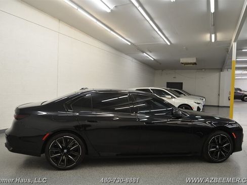 Used 2023 BMW 760i xDrive w/ Luxury Rear Seating Package AWD/4WD image 8