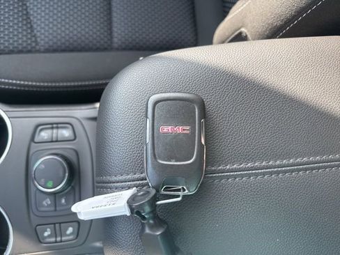 Used 2023 GMC Terrain SLE w/ Driver Convenience Package image 61