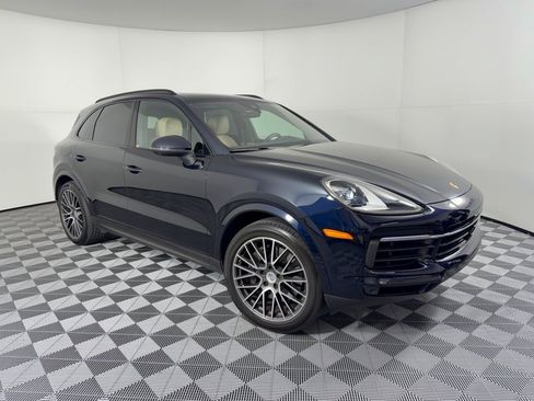 Certified 2023 Porsche Cayenne AWD/4WD image 7