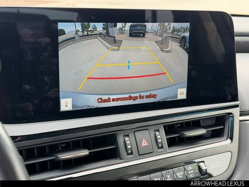Used 2025 Lexus ES 300h w/ Premium Package FWD image 28