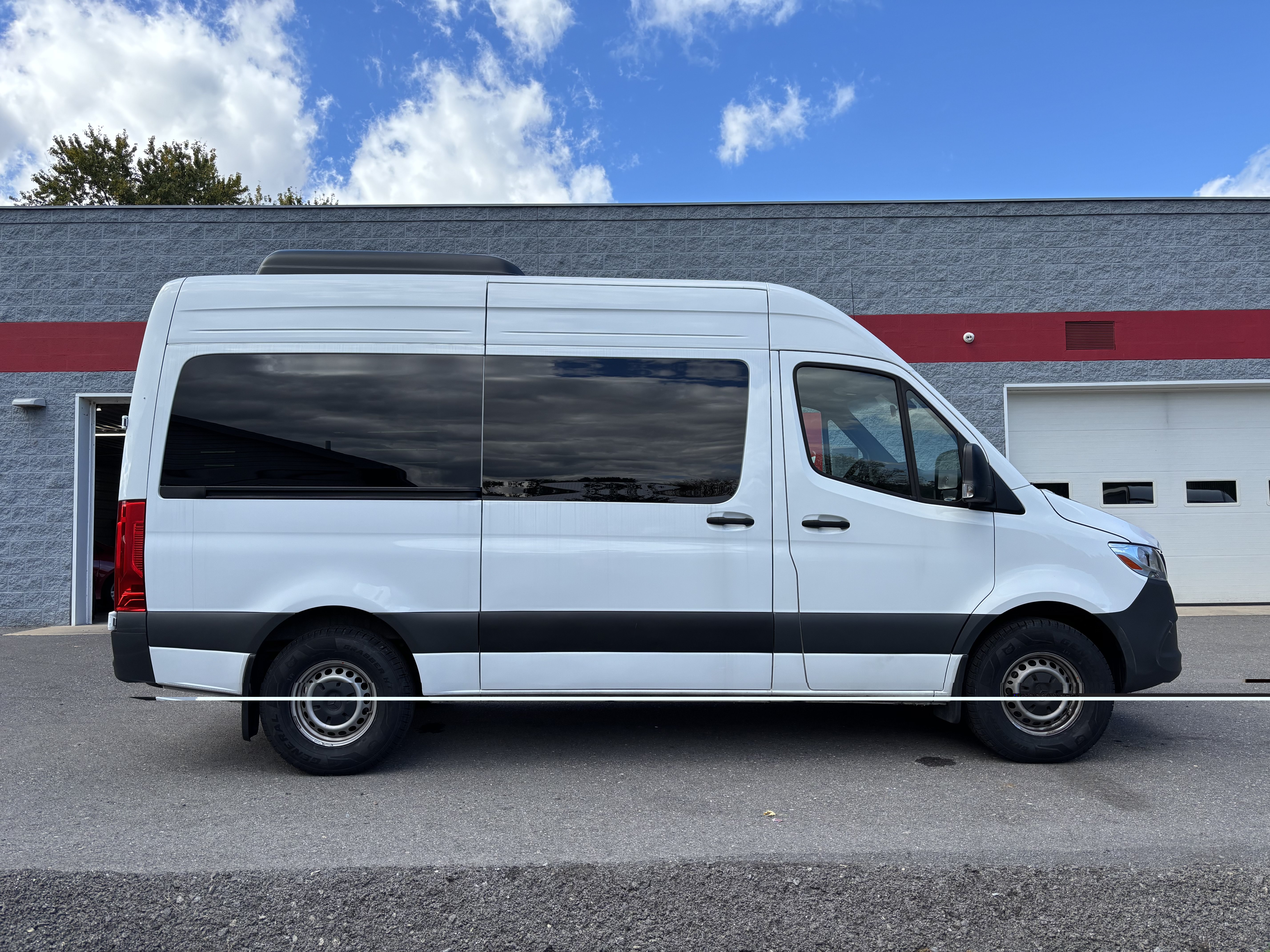 Used 2024 Mercedes-Benz Sprinter 2500 image 2