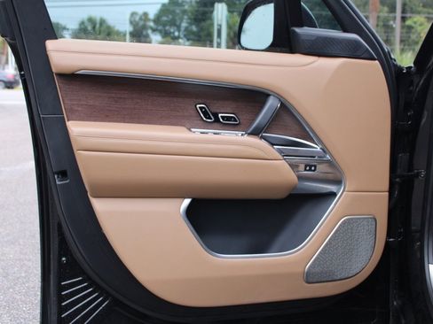 Used 2024 Land Rover Range Rover Long Wheelbase Autobiography image 13