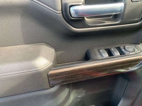 Used 2021 Chevrolet Silverado 1500 LT Trail Boss w/ Convenience Package II AWD/4WD image 19