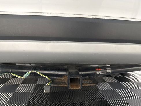 Used 2022 Kia Carnival LX image 8