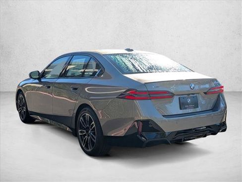 Used 2026 BMW 530i xDrive image 5