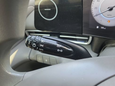 Used 2024 Hyundai Elantra SEL FWD image 39