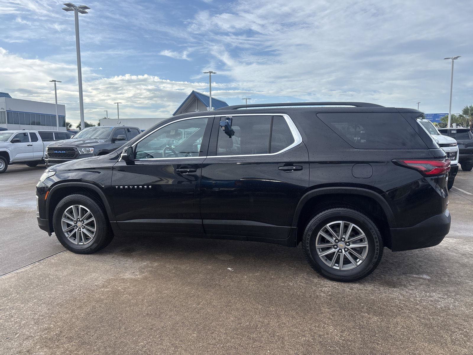 Used 2023 Chevrolet Traverse LT AWD/4WD image 20