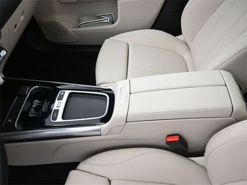 New 2026 Mercedes-Benz GLA 250 image 9