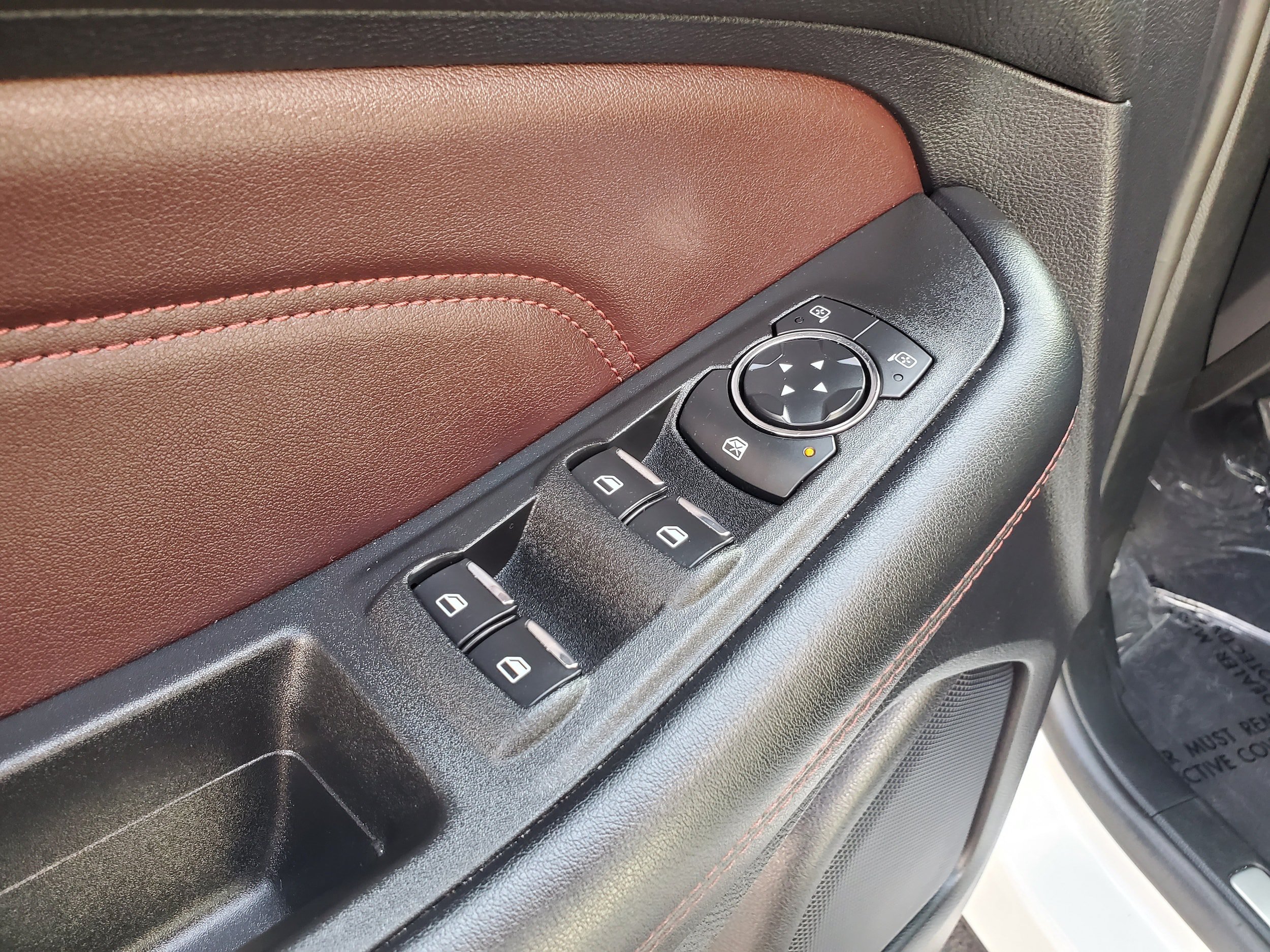 Used 2021 Ford Edge Titanium w/ Equipment Group 301A FWD image 11