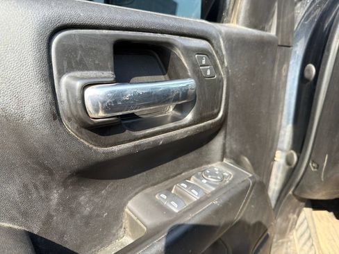Used 2021 Chevrolet Silverado 1500 Custom Trail Boss AWD/4WD image 10