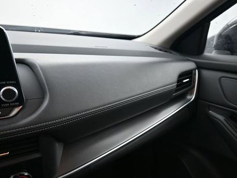 Used 2025 Nissan Rogue SV image 19