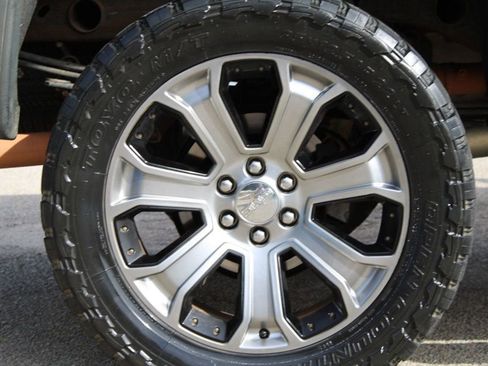 Used 2018 GMC Sierra 1500 SLT w/ Texas SLT Premium Package image 24