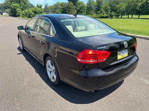 Used 2015 Volkswagen Passat 1.8T Limited Edition FWD image 8