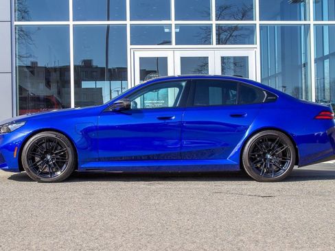 Used 2025 BMW M5 w/ Carbon Package image 7