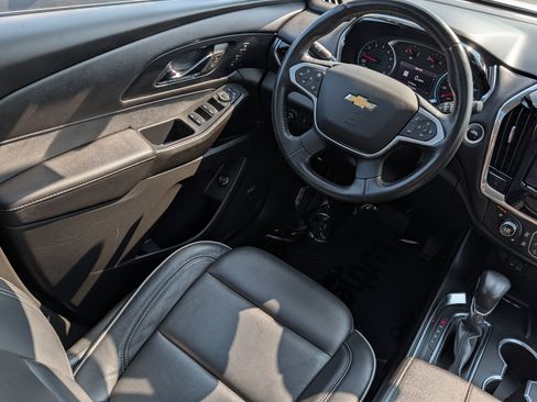 Used 2021 Chevrolet Traverse High Country AWD/4WD image 9