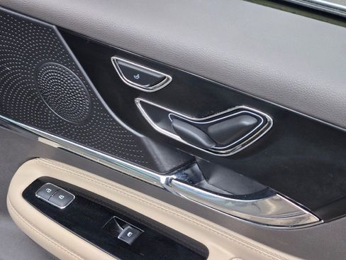 Certified 2023 Lincoln Corsair Standard w/ Equipment Group 101A image 8