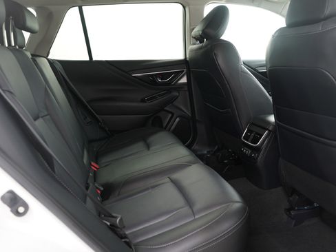 Used 2021 Subaru Outback Limited image 14