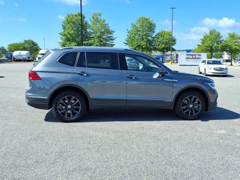 Used 2023 Volkswagen Tiguan SE FWD image 25