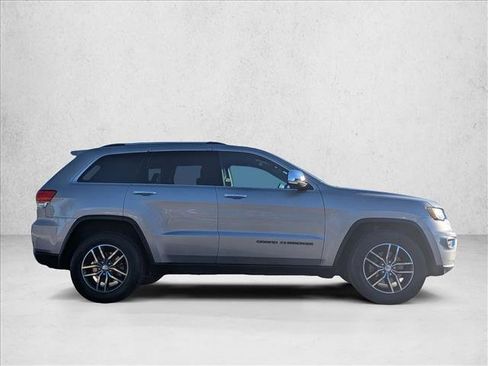 Used 2018 Jeep Grand Cherokee Limited image 4