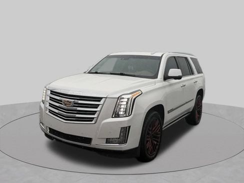 Used 2016 Cadillac Escalade Platinum AWD/4WD image 2