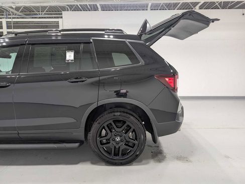 Used 2024 Honda Passport Black Edition image 11