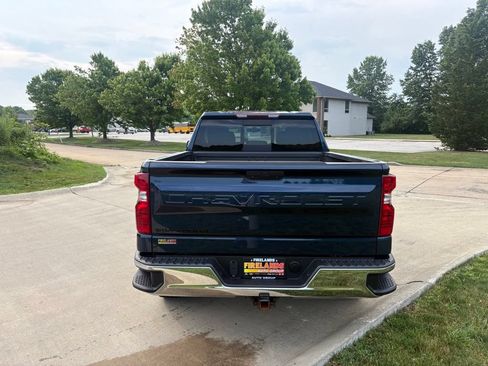 Used 2021 Chevrolet Silverado 1500 LT w/ Convenience Package II AWD/4WD image 8