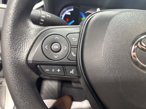 Used 2025 Toyota RAV4 LE AWD/4WD image 18