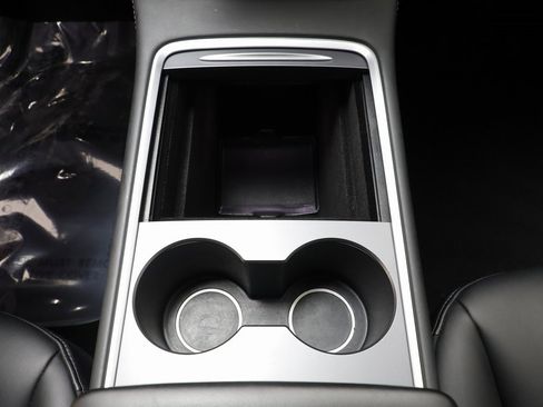 Used 2023 Tesla Model Y Long Range image 13