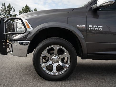Used 2018 RAM 1500 Laramie w/ Convenience Group AWD/4WD image 4