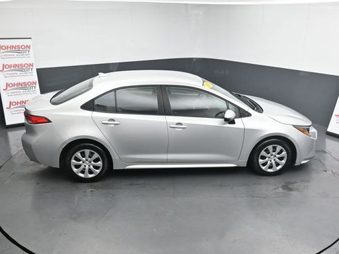 Used 2023 Toyota Corolla LE image 31