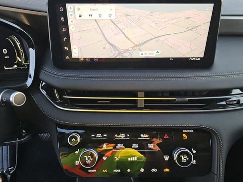 Used 2026 INFINITI QX60 Luxe w/ Cargo Package FWD image 10