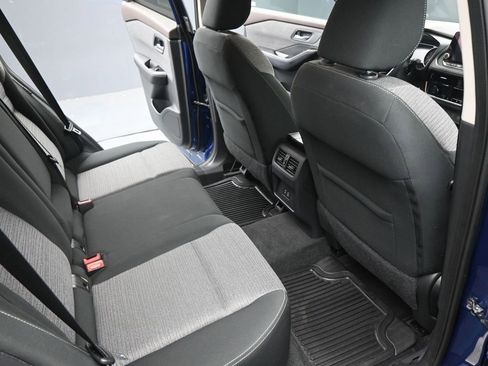 Used 2022 Nissan Rogue SV image 19