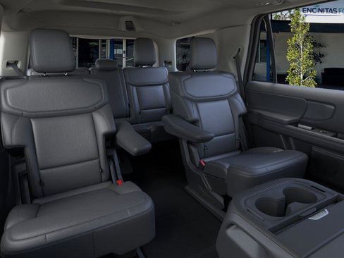 New 2026 Ford Expedition Active image 11