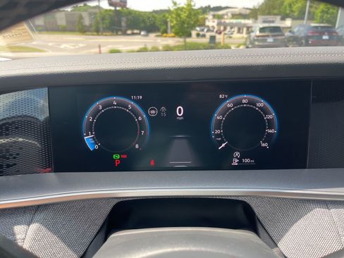 Certified 2025 Volkswagen Tiguan S FWD image 20
