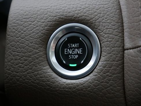 Used 2022 GMC Yukon XL Denali AWD/4WD image 25