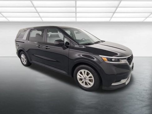 Used 2024 Kia Carnival LX FWD image 9