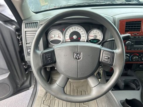 Used 2005 Dodge Dakota SLT image 16