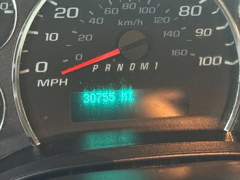 Used 2024 Chevrolet Express 2500 w/ Driver Convenience Package RWD image 2