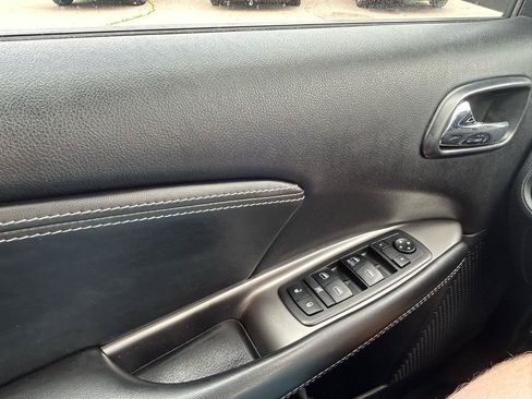 Used 2018 Dodge Journey Crossroad w/ Nav & Sun Group FWD image 30