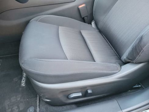 Used 2025 Nissan Altima 2.5 SV FWD image 10