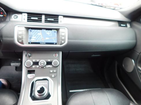 Used 2018 Land Rover Range Rover Evoque SE image 40