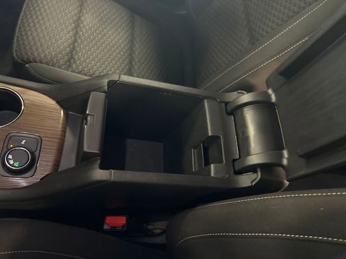 Used 2019 GMC Acadia SLE w/ Driver Alert Package I FWD image 26