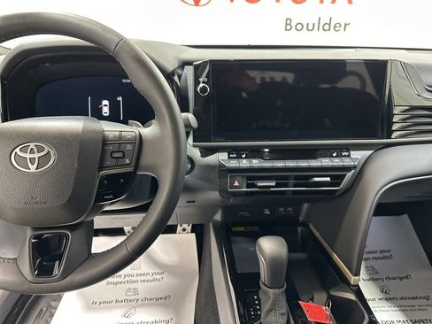 Used 2025 Toyota Camry XSE image 27