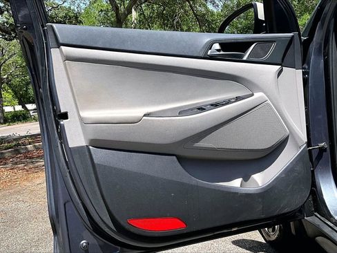 Used 2018 Hyundai Tucson Value FWD image 17