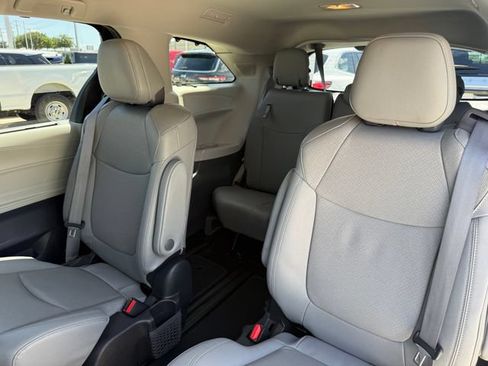 Used 2024 Toyota Sienna Limited AWD/4WD image 35